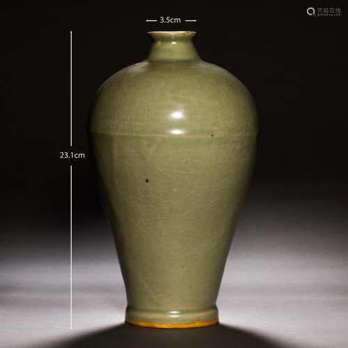 Song Dynasty of China
Longquan kiln plum bottle