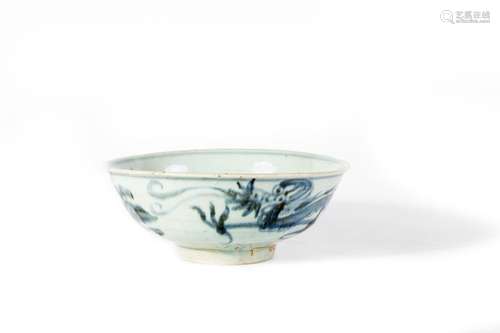 Antique Chinese bowl in blue and white porcelain, decorated ...