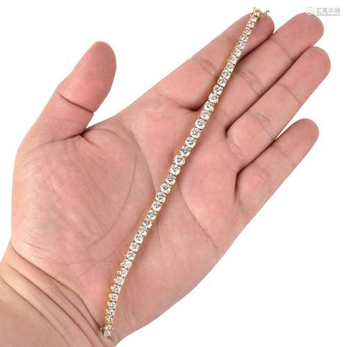 Diamond and 18K Line Bracelet