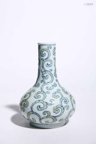 DOUCAI FLASK WITH STRAIGHT-MOUTH VASE