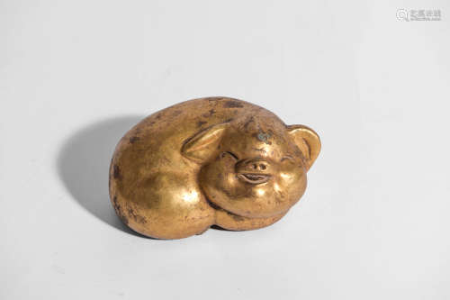 GILT-BRONZE PIG WEIGHT