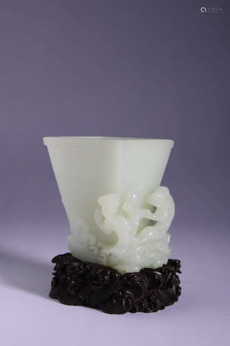 CHI-DRAGON WHITE JADE SQUARE CUP