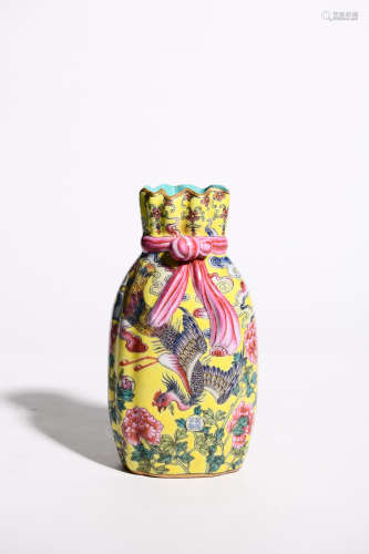 YELLOW GROUND FAMILLE ROSE PHOENIX PATTERN VASE