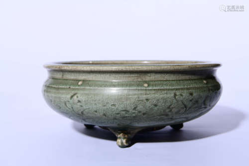 LONGQUAN KILN FLOWER CARVED TRIPOD CENSER