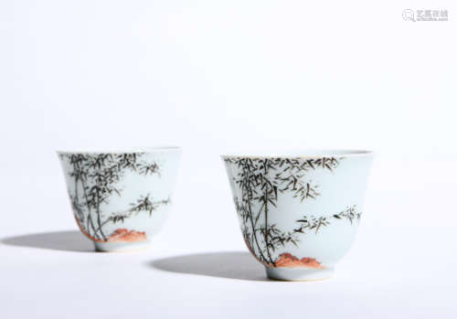 PAIR OF GRISAILLE AND IRON-RED GLAZE CUPS