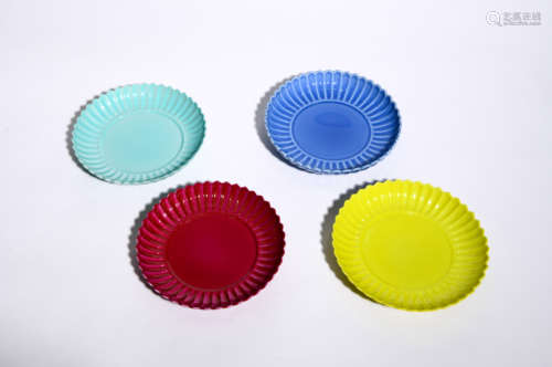 SET OF FOUR COLORED CHRYSANTHEMUM PLATES