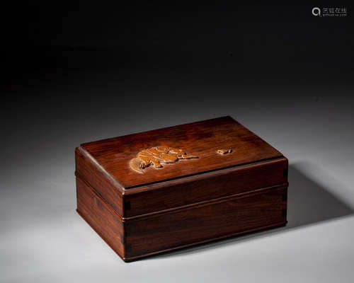 A CHINESE BOX AND COVER,QING DYNASTY