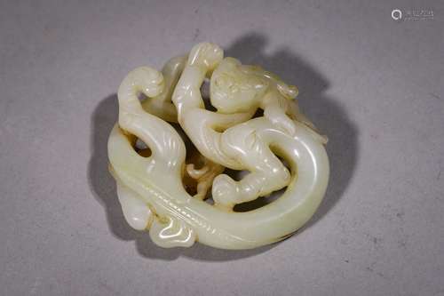 A CHINESE WHITE JADE PENDANT,MING DYNASTY