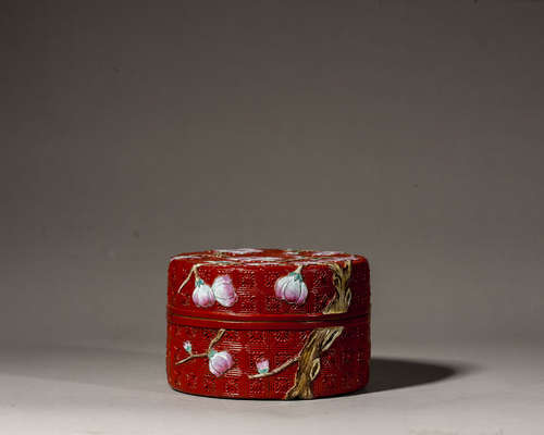 A CHINESE CARVED PORCELAIN BOX AND COVER,QIANLONG PERIOD