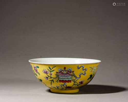 A CHINESE FAMILLE-ROSE FLORAL BOWL,TONGZHI PERIOD