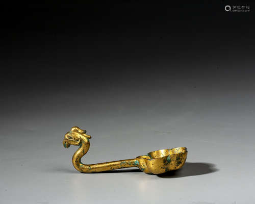 A CHINESE GILT-BRONZE HAIRPIN