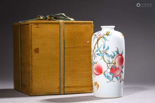 A CHINESE FAMILLE-ROSE VASE WITH IMPEIAL INSCRIPTION,YONGZHE...