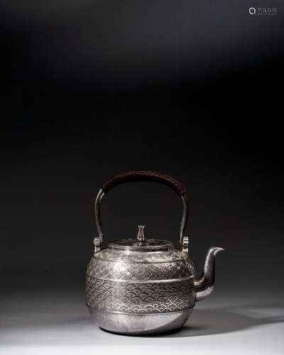 A JAPANESE SILVER TEAPOT,QING DYNASTY