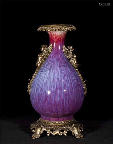 A CHINESE FLAMBE-GLAZED PEAR-SHAPED VASE,QIANLONG PERIOD