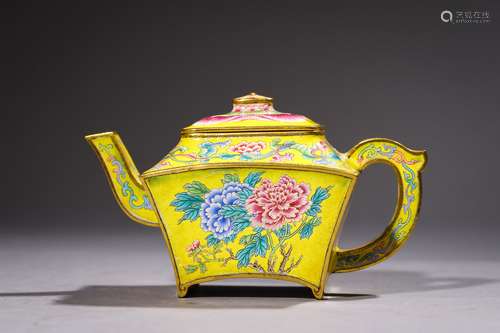 A CHINESE IMPERIAL BEIJING-ENAMEL FLORAL TEAPOT,QIANLONG PER...