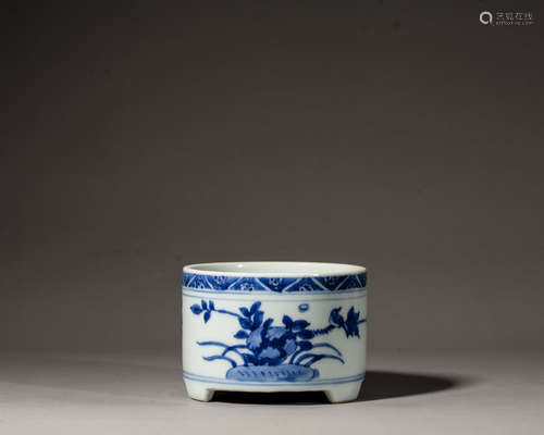 A CHINESE BLUE AND WHITE CENSER,KANGXI PERIOD