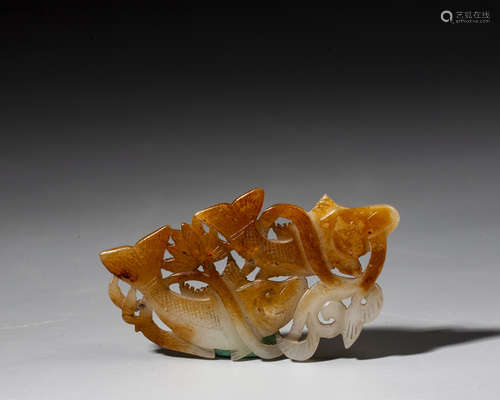 A CHINESE WHITE JADE PENDANT,HAN DYNASTY