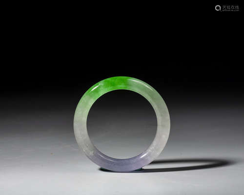 A CHINESE JADEITE BANGLE,QING DYNASTY