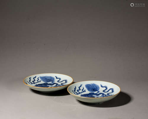 A PAIR OF CHINESE BLUE AND WHITE PLATES ,SHUNZHI PERIOD