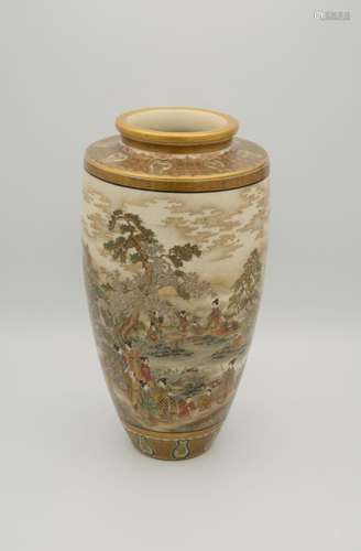 SUPERBE VASE SATSUMA JAPONAIS DE OKAMOTO RYOZAN, PÉRIODE MEI...