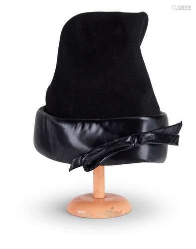 EDITH SITWELL, A TALL BLACK FELT HAT