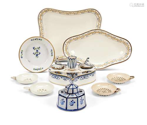 A CREAMWARE RECTANGULAR DISH AND AN OVAL DISH