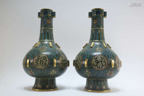 A Pair of Superb Interlocking-Lotus Vases