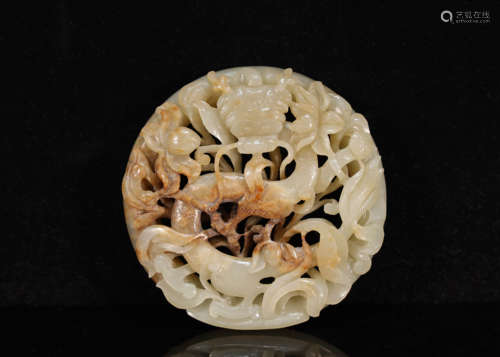 A Delicate White Jade 'Dragon' Band Plate