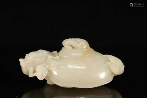 A Fine White Jade 'Auspicious Beast' Water Pot