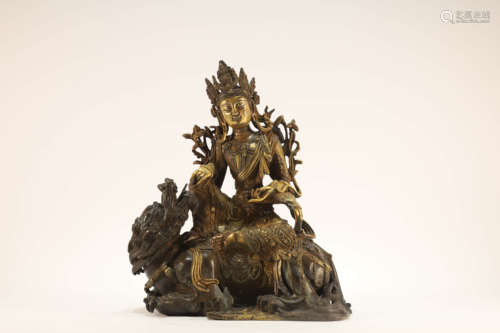 A Gilt Bronze Guanyin Statue