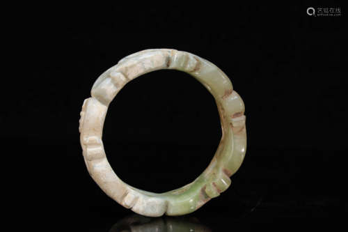 A Fine Jade 'Chi-dragon' Bracelet