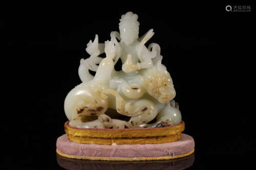 A fine white jade figure of buddha