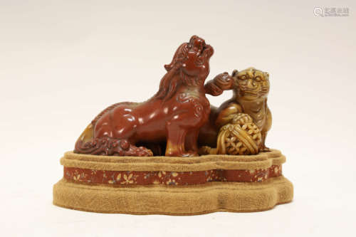 A Gorgeous Shoushan Stone-carved Double-lion Statue