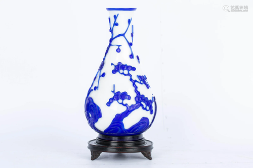 REPUBLIC OF CHINA GLASSWARE PLUM BLOSSOM VASE