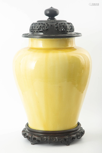 QING KANGXI YELLOW GLAZED GENERAL JAR