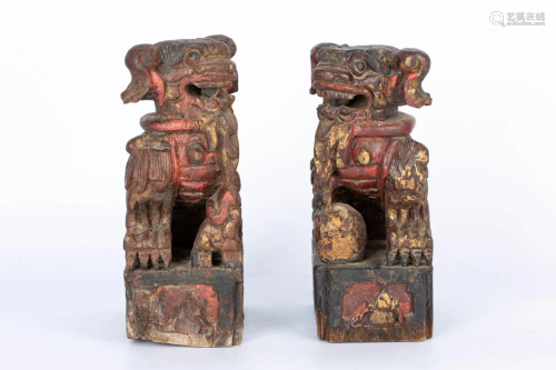 LATE QING PAIR OF ''TAISHI SHAOSHI'' WOOD CARVING