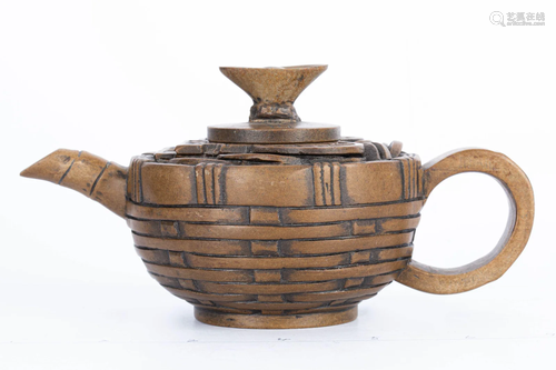 20TH CENTURY SPECIAL-SHAPED PATTERN TEAPOT