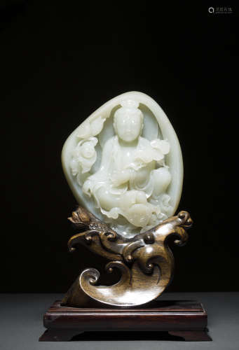 HeTian Jade Ornament in Avalokitesvara Statue from Qing