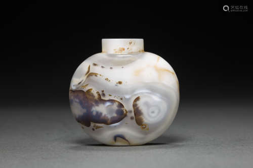 Agate Snuff Bottle from Qing