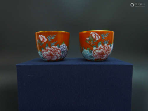 A Pair of Colour Enameled Vase from Qing