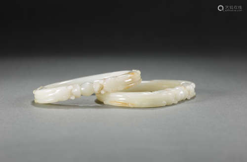A Pair of Jade Bracelet from Qing
