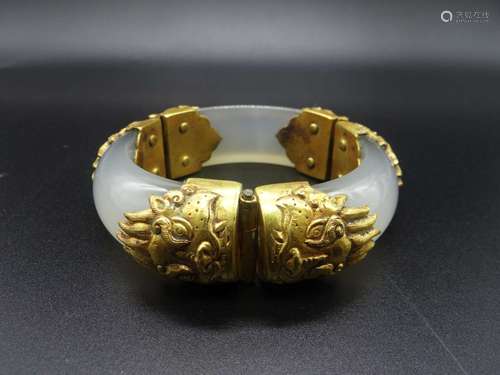 Agate inlaying with Golden and Silvering Bracelet from Tang