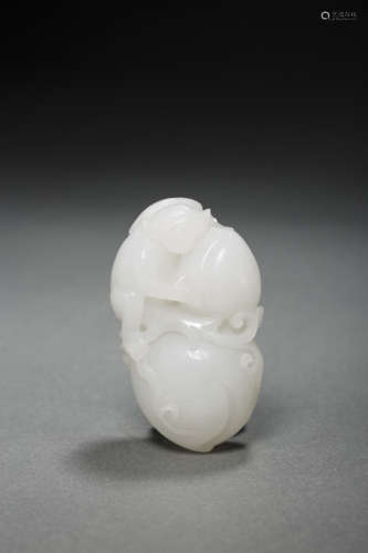 HeTian Jade Ornament in Monkey Hugs Peach form from Qing