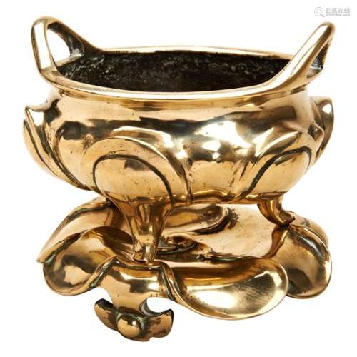 BRONZE TRIPOD CENSER AND STAND XUANDE SIX CHARACTER MARK BUT...