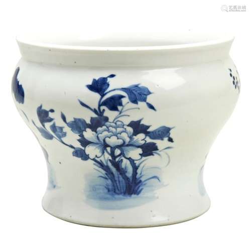 BLUE AND WHITE OGEE JARDINIERE  QING DYNASTY, 19TH CENTURY t...