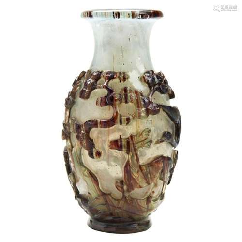 SMALL 'AGATE' OVERLAY GLASS VASE QIANLONG PERIOD (1736-1795)...