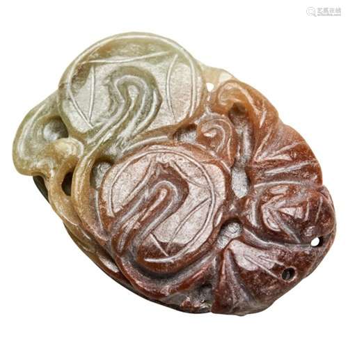 CARVED JADE PENDANT LATE QING DYNASTY / REPUBLIC PERIOD carv...