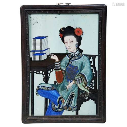 CHINESE EXPORT REVERSE GLASS PAINTING OF AN ELEGANT LADY QIN...