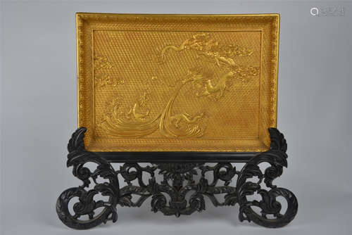 Gold Lacquered Plate with Dragon Pattern and Wooden Body