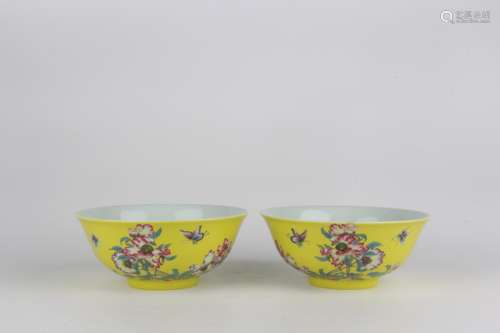 Pair Famille-rose Enameled Bowl with Floral and Poem Pattern...